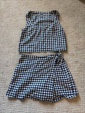 Old Navy Navy and White Gingham Skort Set